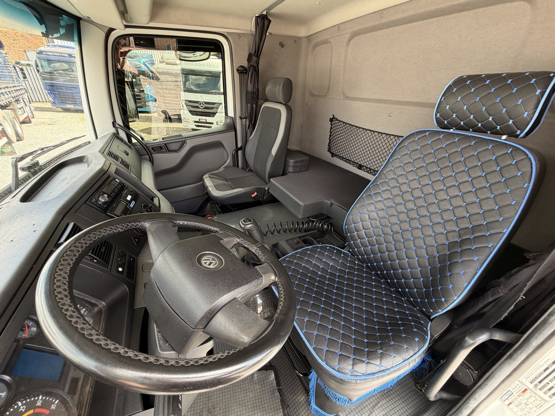 Volkswagen 24-280 E Constellation 8x2 - 22/23 12