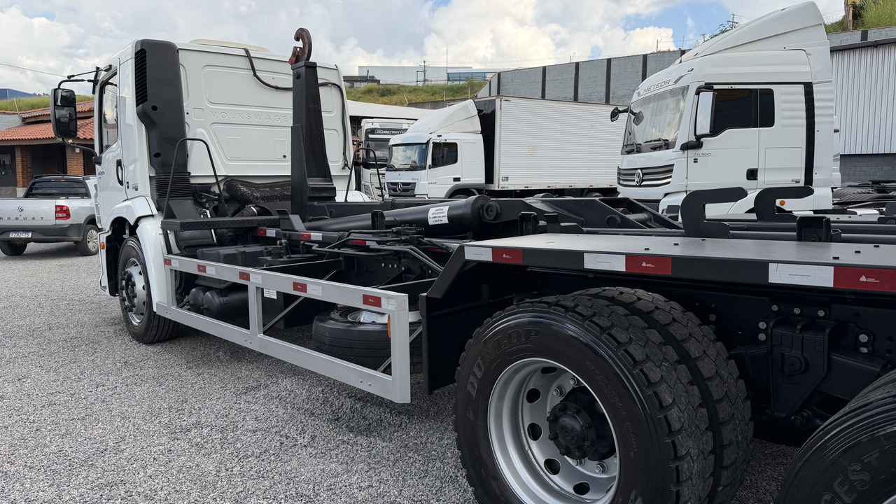 Volkswagen 24-280 E Constellation 6x2 - 22/23 3