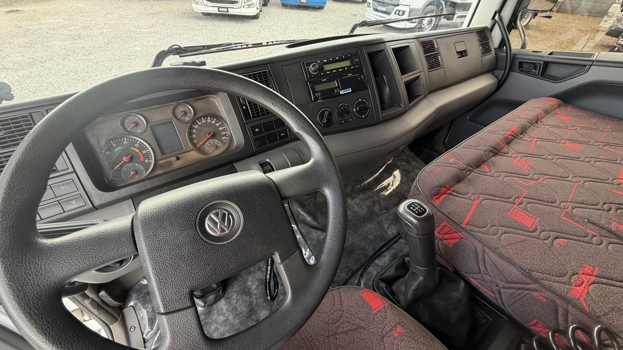 Volkswagen 24-280 E Constellation 6x2 - 22/23 11