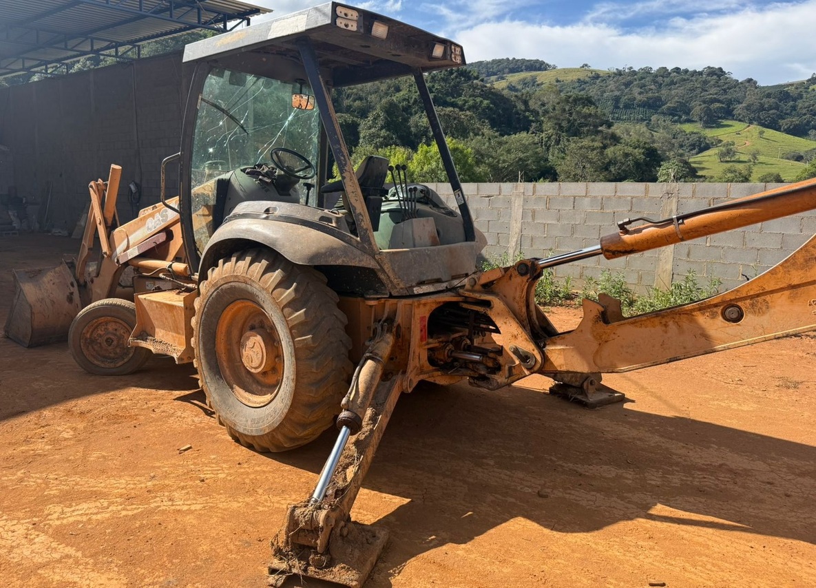 Case 580M - 12/12 5