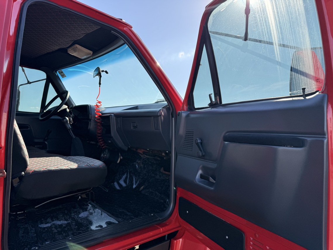 Ford F12000 - 96/96 19