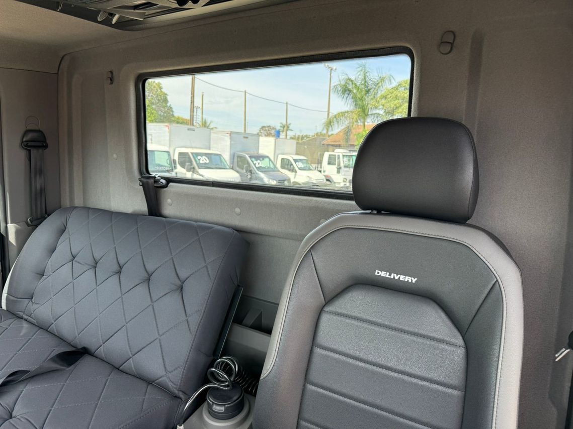 Volkswagen 11-180 Delivery  - 22/23 9