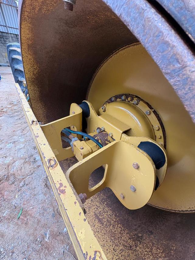 Caterpillar CS533 - 10/10 6
