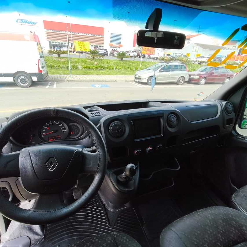 Renault Master Minibus - 19/20 13
