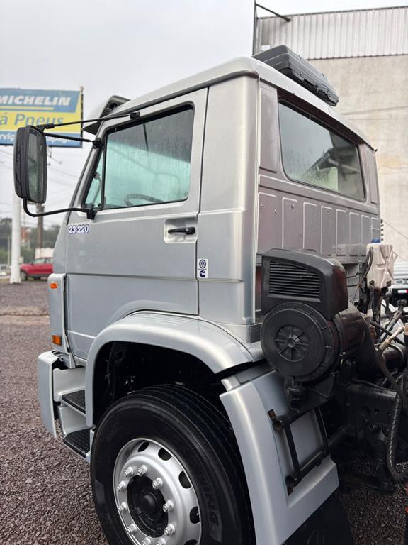 Volkswagen 23 220 - 05/05 4