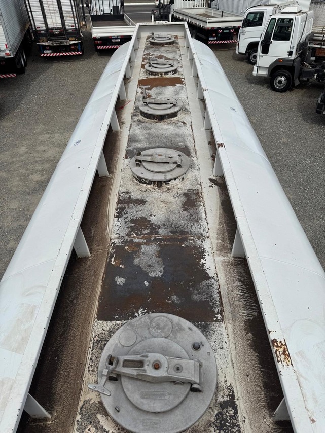 Volkswagen 30-330 Constellation 8x2 - 19/19 6