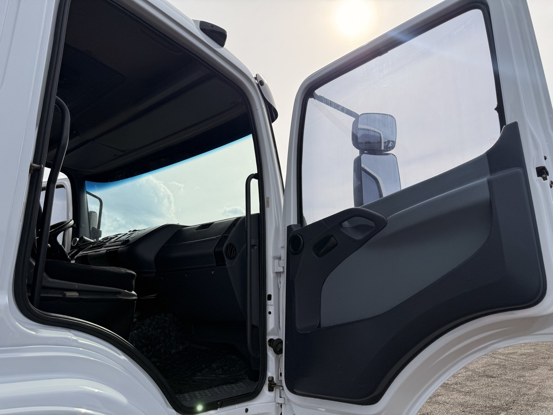 Mercedes Benz MB 1944 - 04/04 14