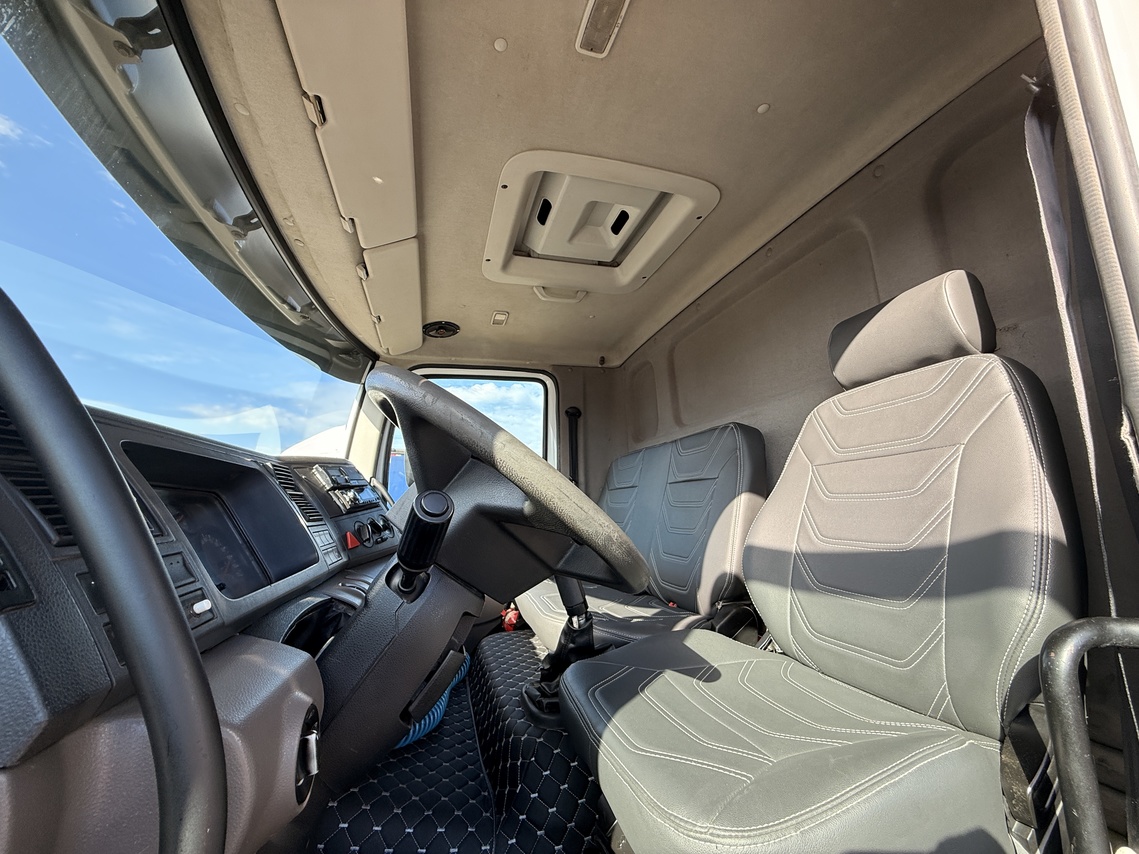 Volkswagen 17-230 E Constellation (DIESEL)(E5) - 16/17 11