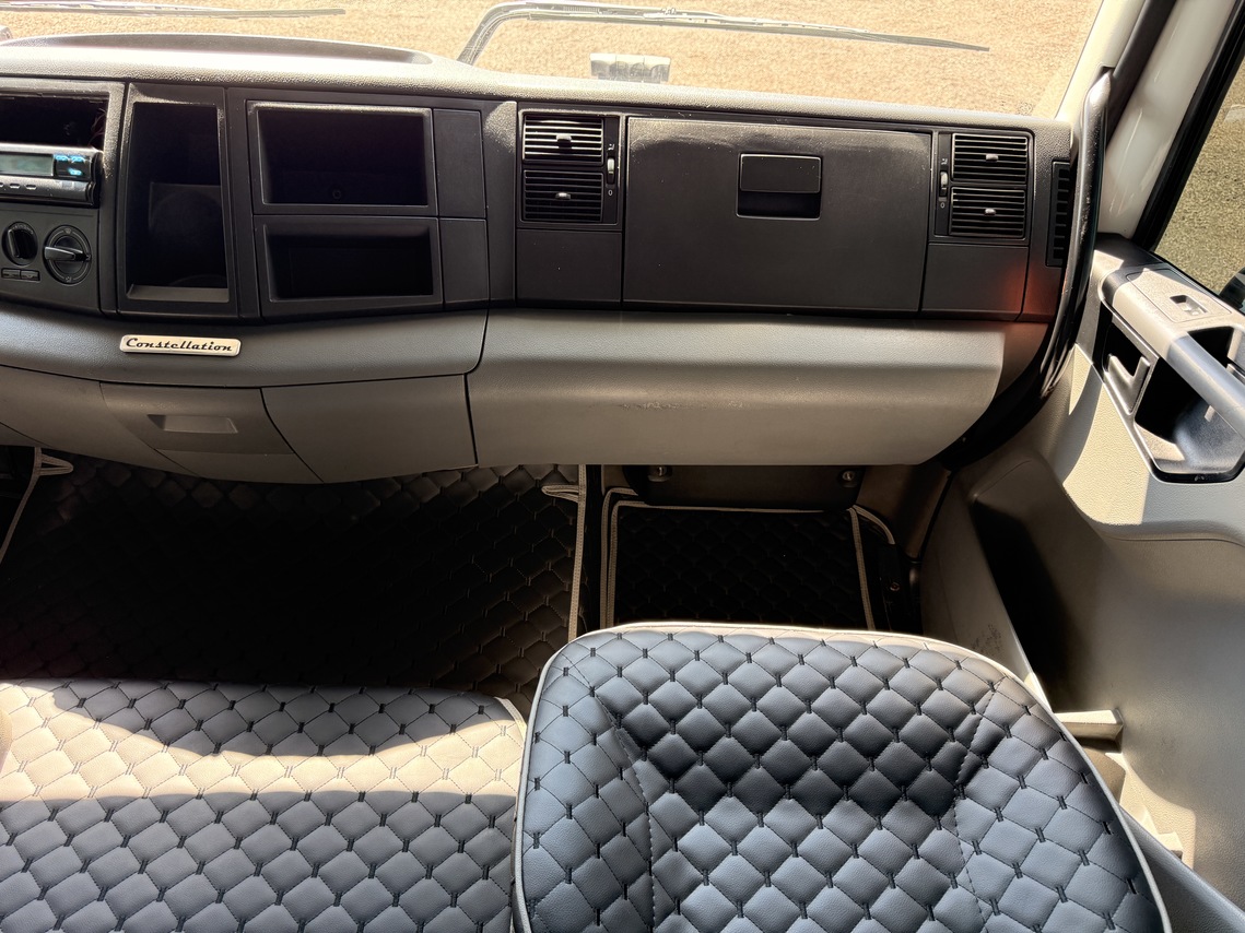 Volkswagen 19-320 Constellation - 08/08 13