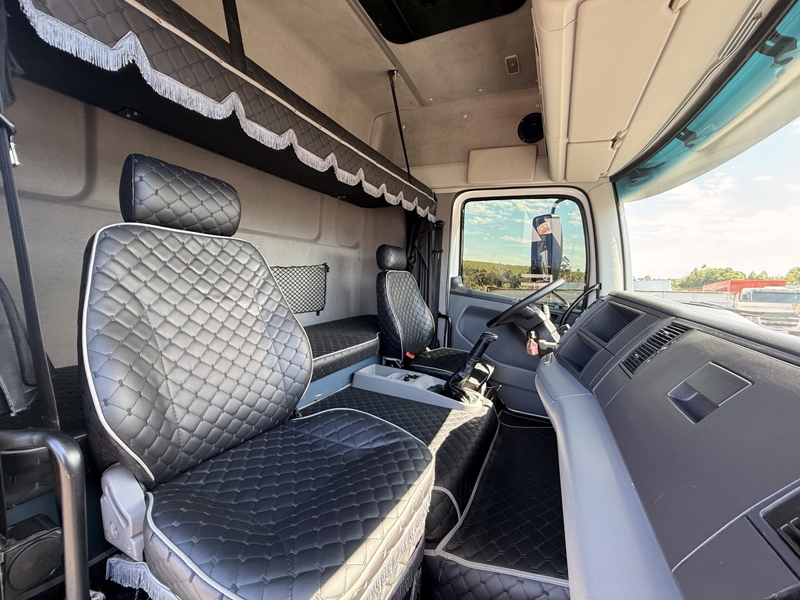 Volkswagen 19-320 Constellation - 08/08 15