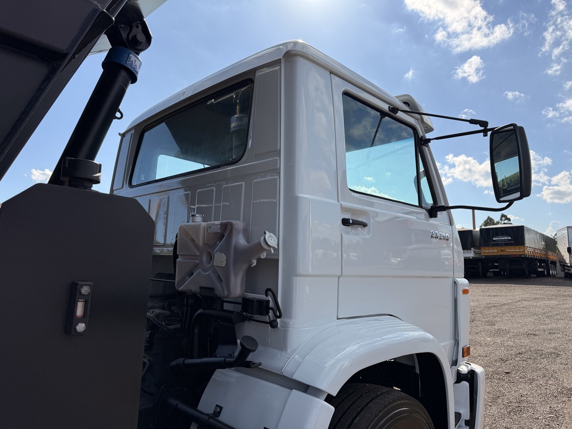 Volkswagen 23 210 - 02/02 8