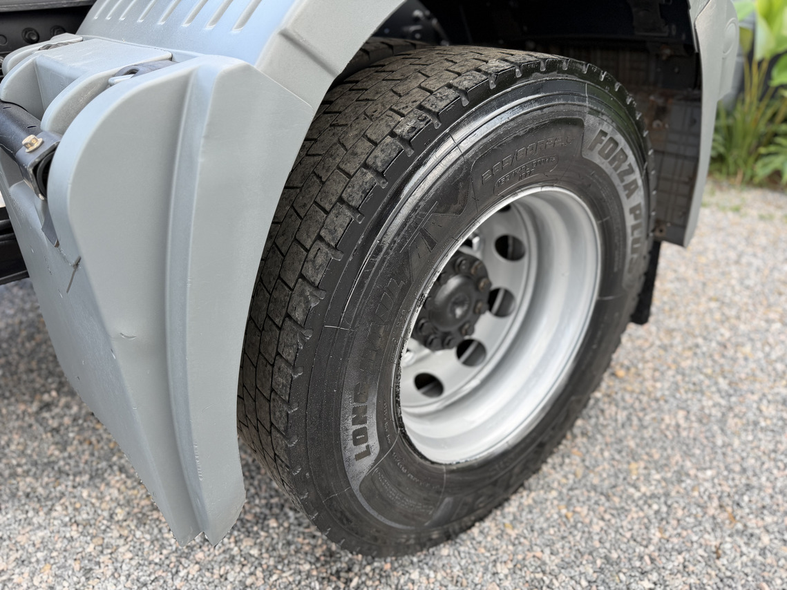 Mercedes Benz Axor 1933 - 12/12 4