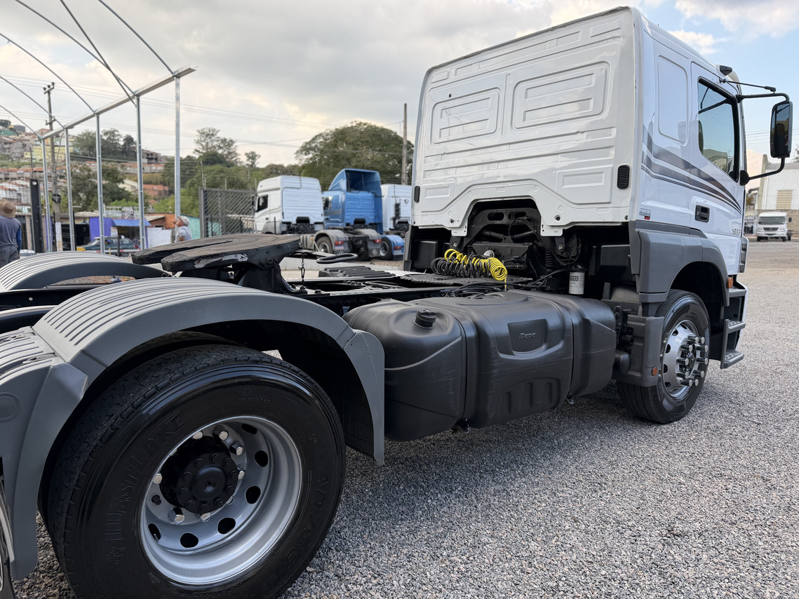Mercedes Benz Axor 1933 - 12/12 7