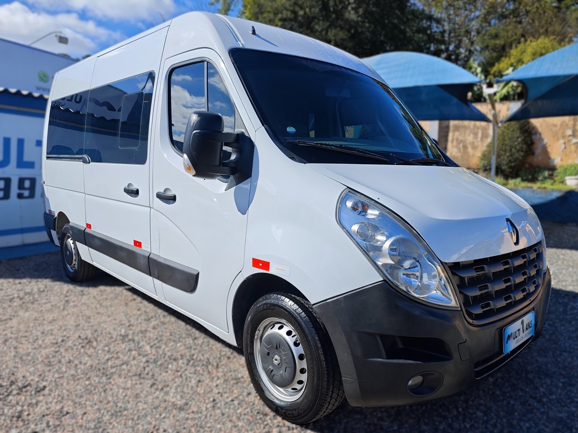 Renault Master Minibus - 14/15 1