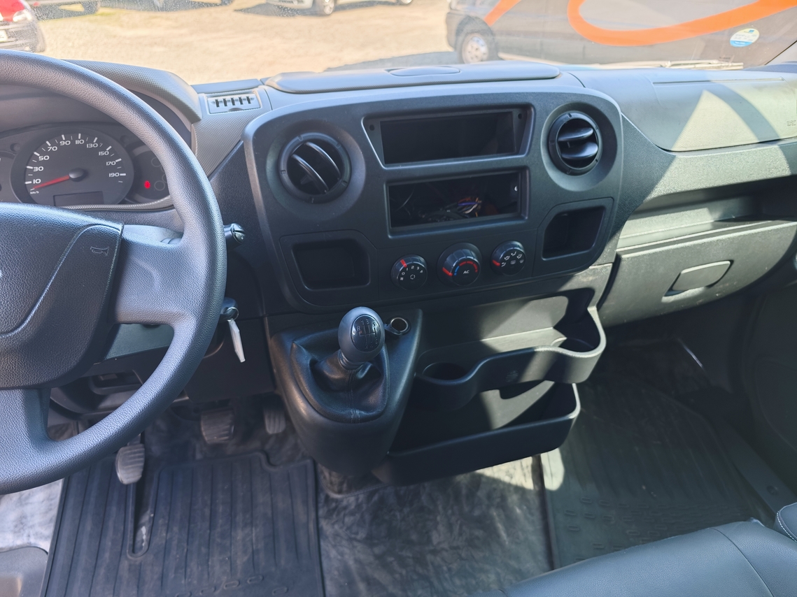 Renault Master Minibus - 14/15 4