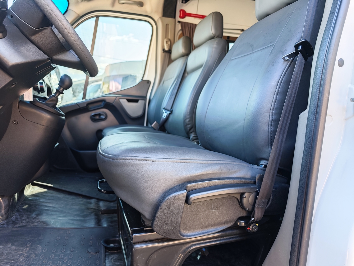 Renault Master Minibus - 14/15 19