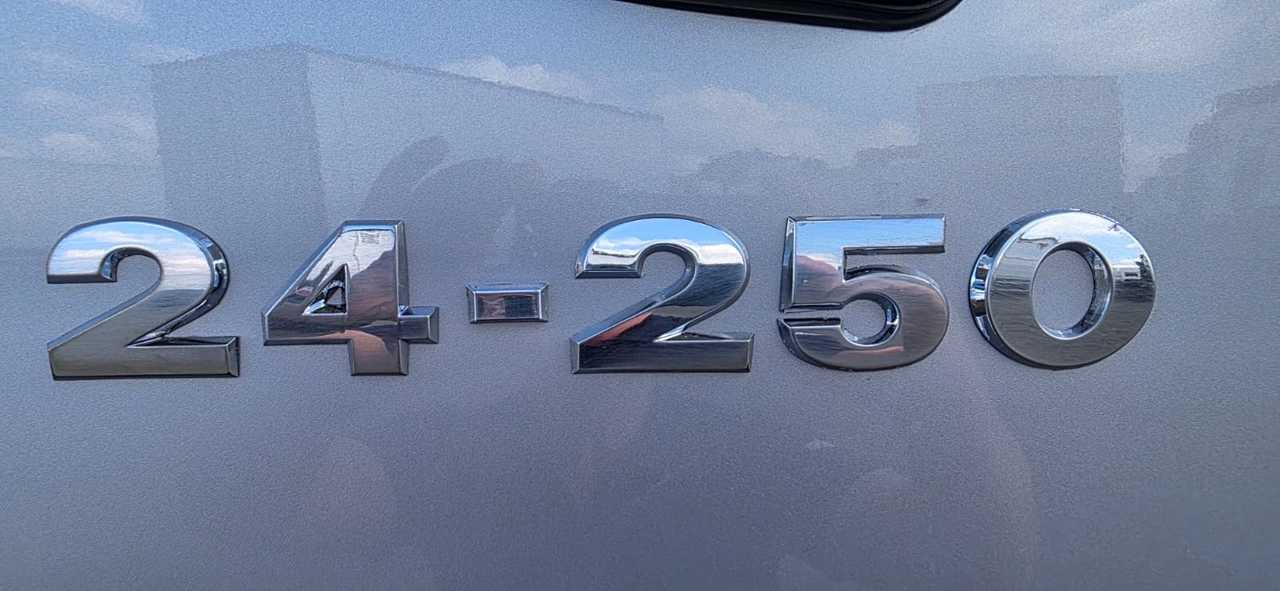 Volkswagen 24-250 E Constellation 3-Eixos - 09/09 11