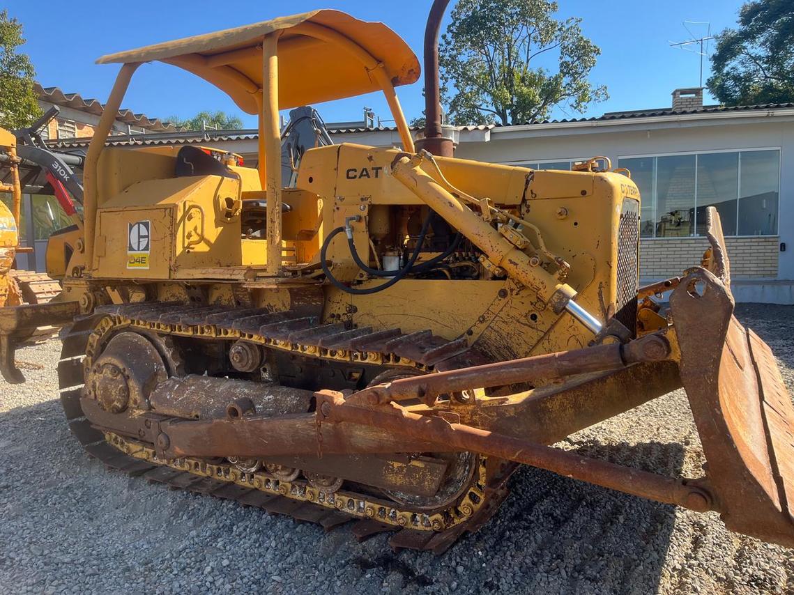 Caterpillar D4E -  2