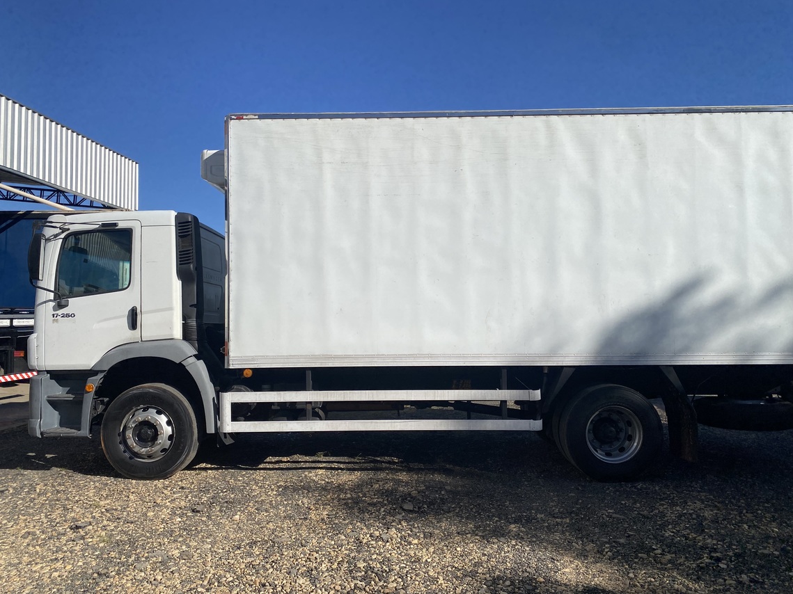 Volkswagen 17 250 - 11/12 10