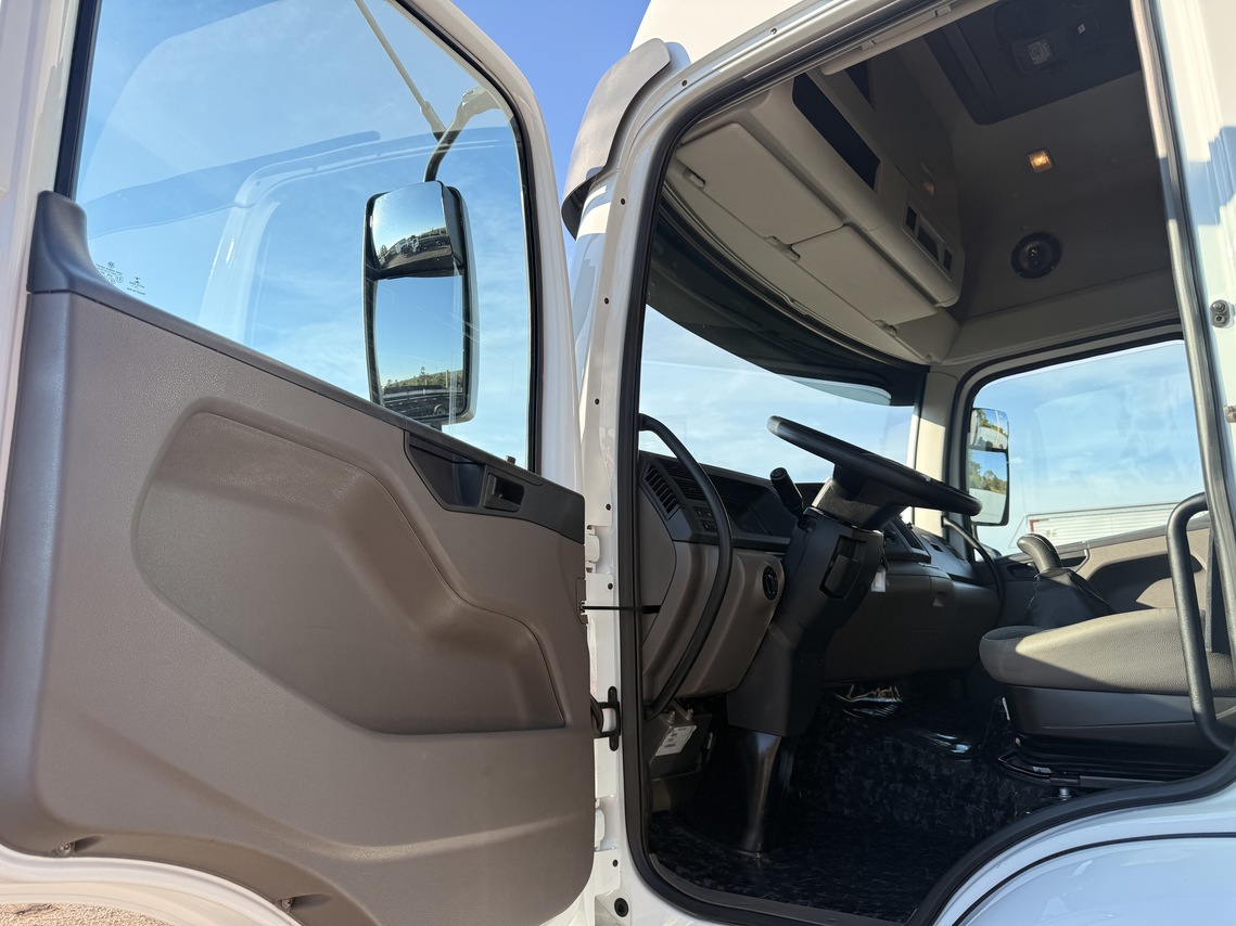 Volkswagen VW 25420 Constellation 6x2 - 18/19 9