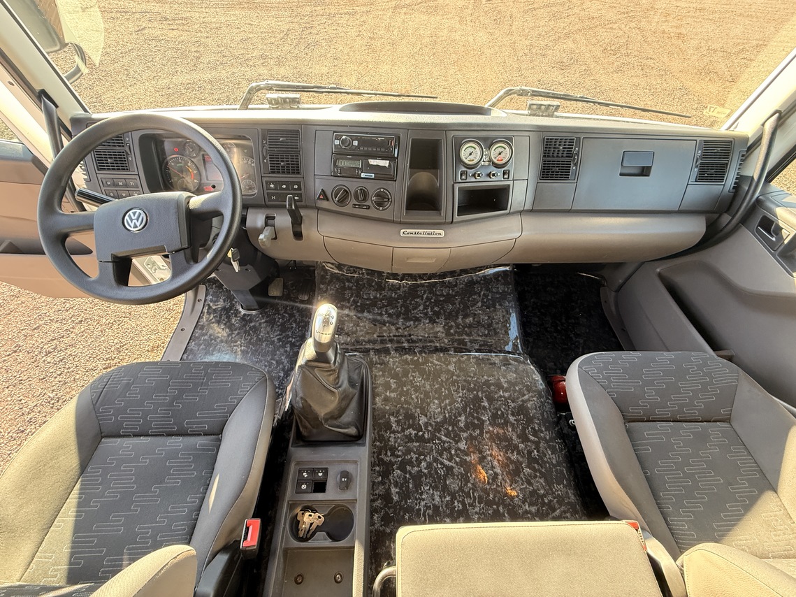 Volkswagen VW 25420 Constellation 6x2 - 18/19 12