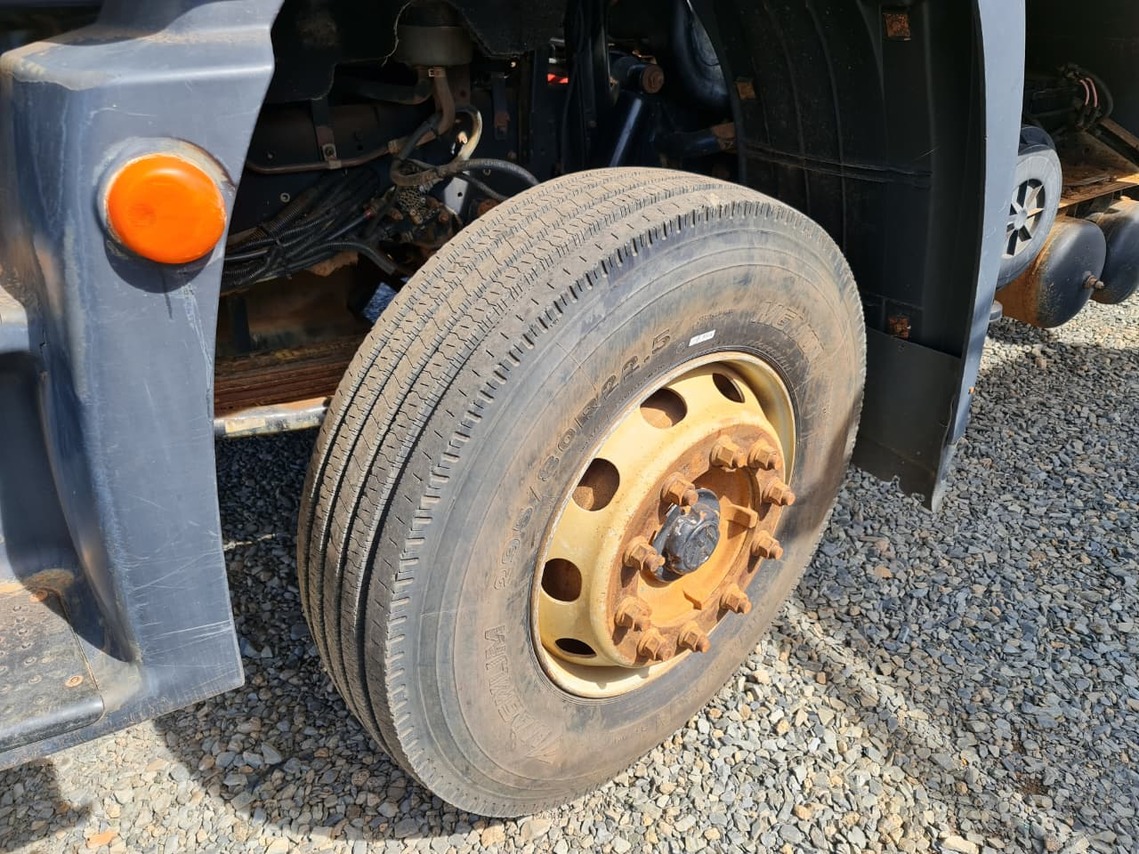 Volkswagen 31-330 E Constellation 6x4 - 13/13 10