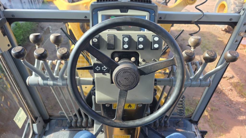 Caterpillar 140K - 18/18 14