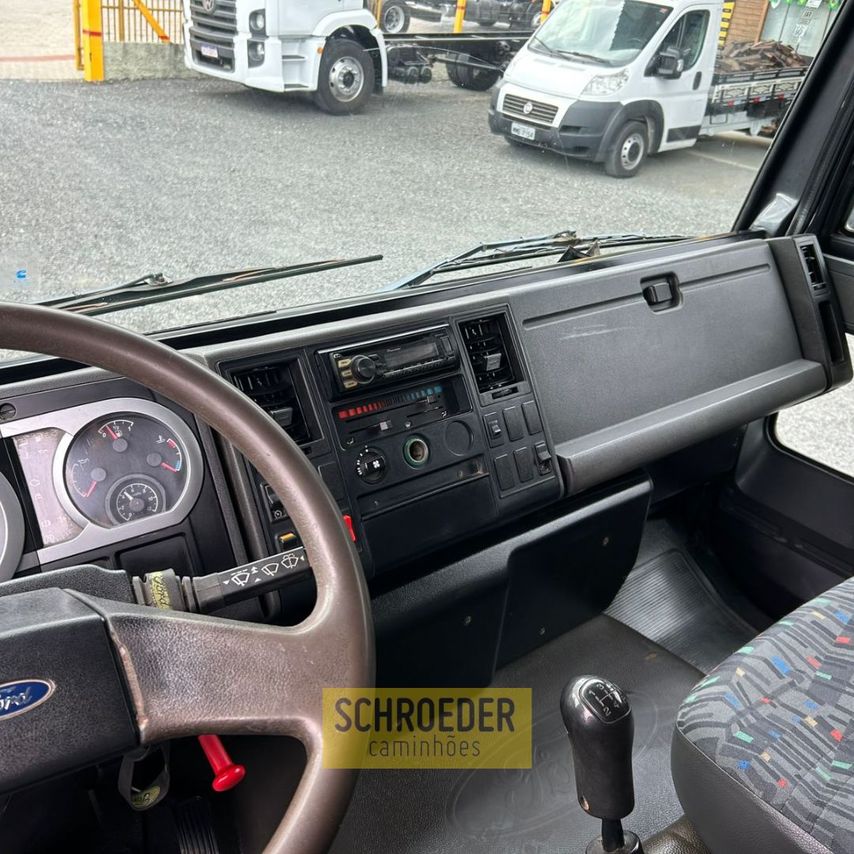 Ford Cargo815 - 12 8