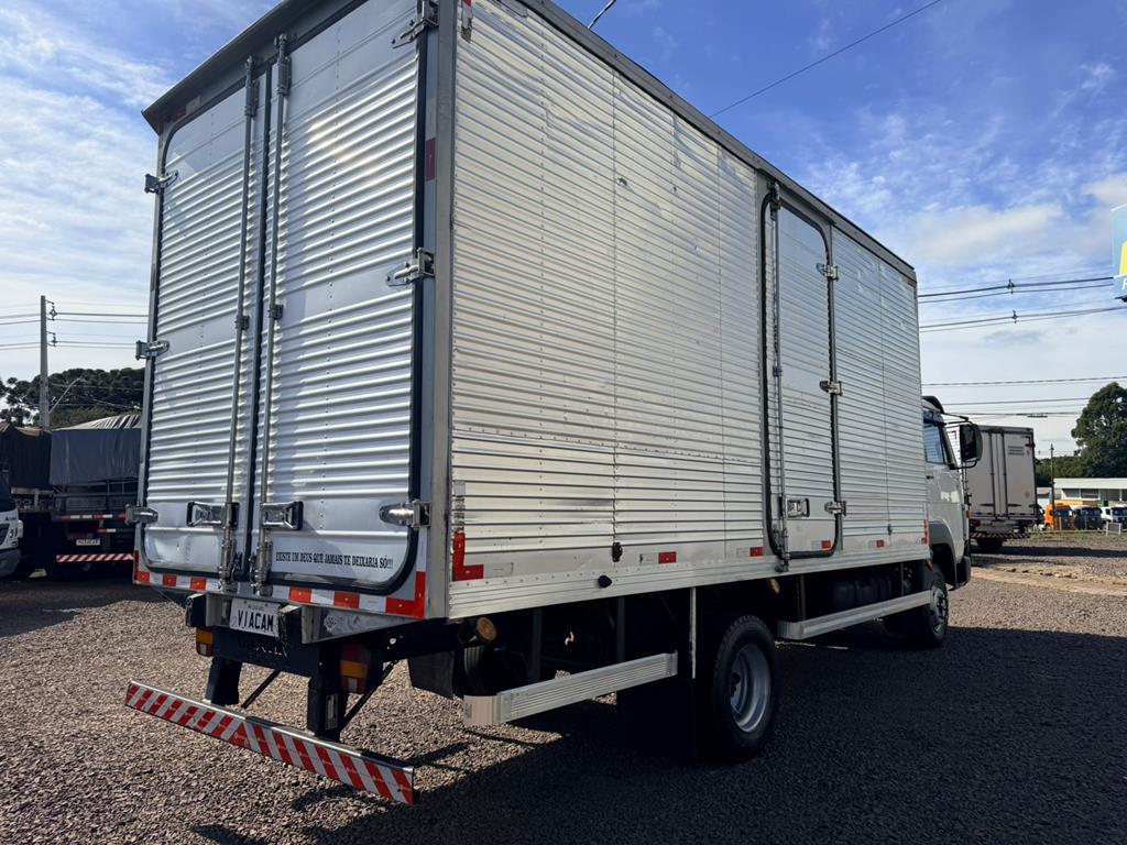 Volkswagen 10-160 E Delivery - 17/18 4