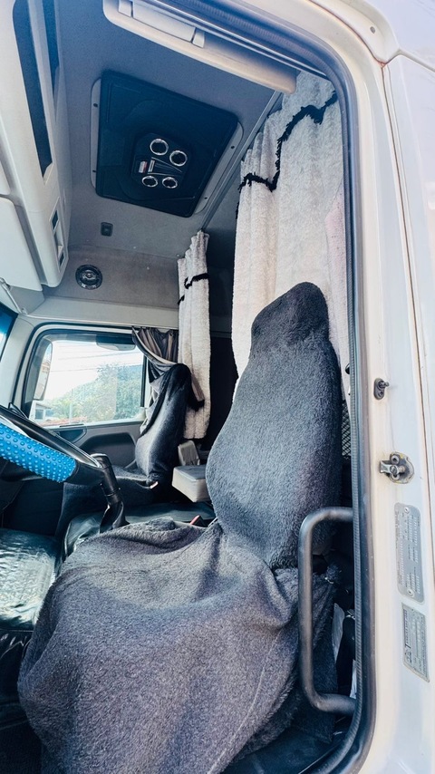 Volkswagen 24-280 E Constellation 6x2 - 12/12 11