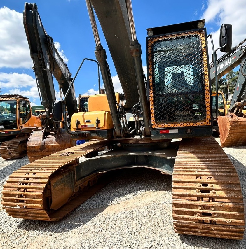 Hyundai R220 LC - 20/20 4