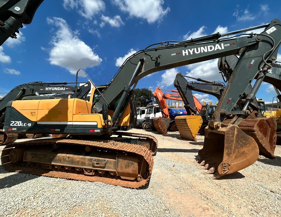Hyundai R220 LC - 20/20 12