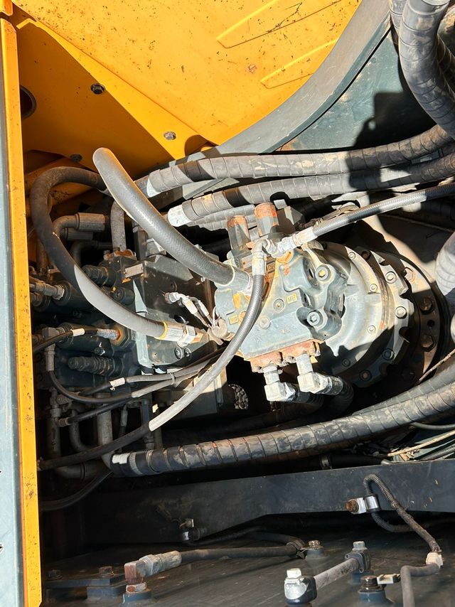 Hyundai R220 LC - 20/20 18
