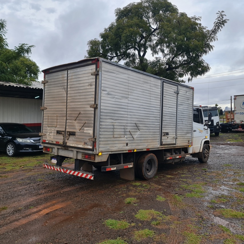 Mercedes Benz MB 710 - 04/04 6