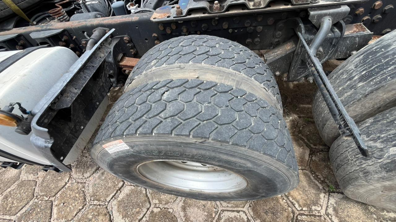 Volkswagen VW 25420 Constellation 6x2 - 19/20 4