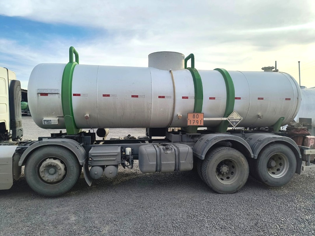 Volvo VM330 -  13