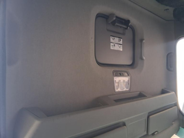 Volkswagen 11-180 Delivery  - 22/23 3