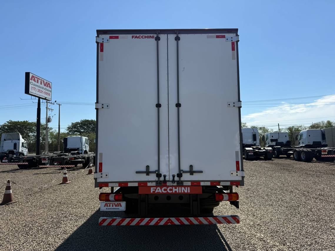 Mercedes Benz Accelo 1017 - 24/24 6