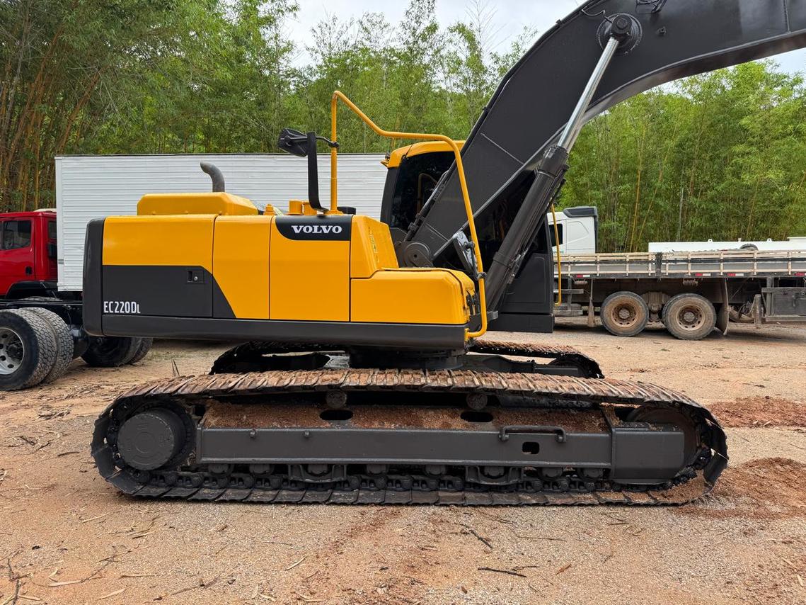 Volvo EC220D -  7