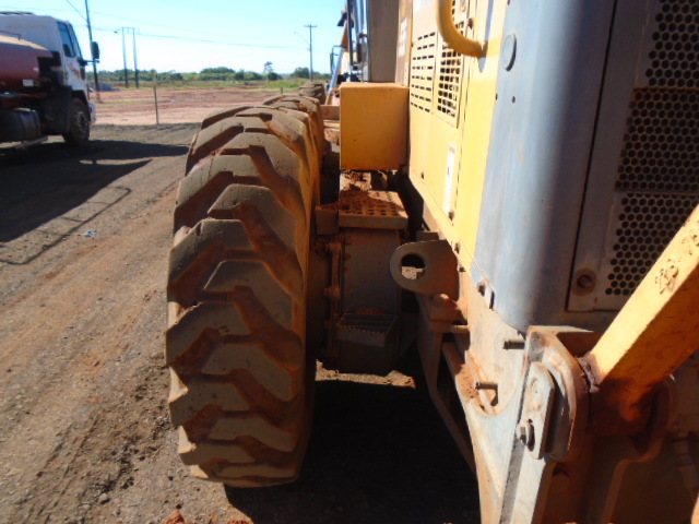Komatsu GD555-3 - 08/08 5