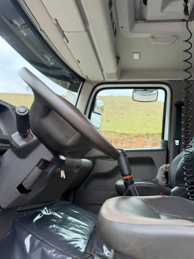 Volkswagen VW 27260 Constellation 6x4 - 24/25 4