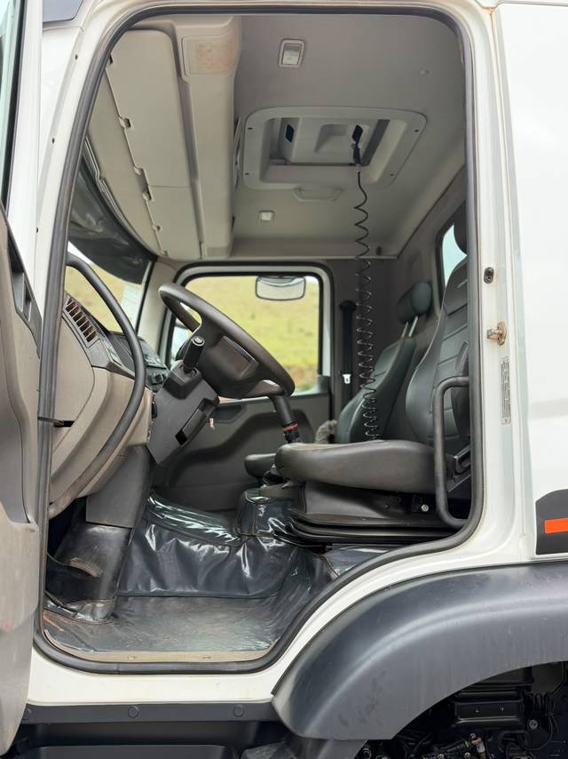 Volkswagen VW 27260 Constellation 6x4 - 24/25 5