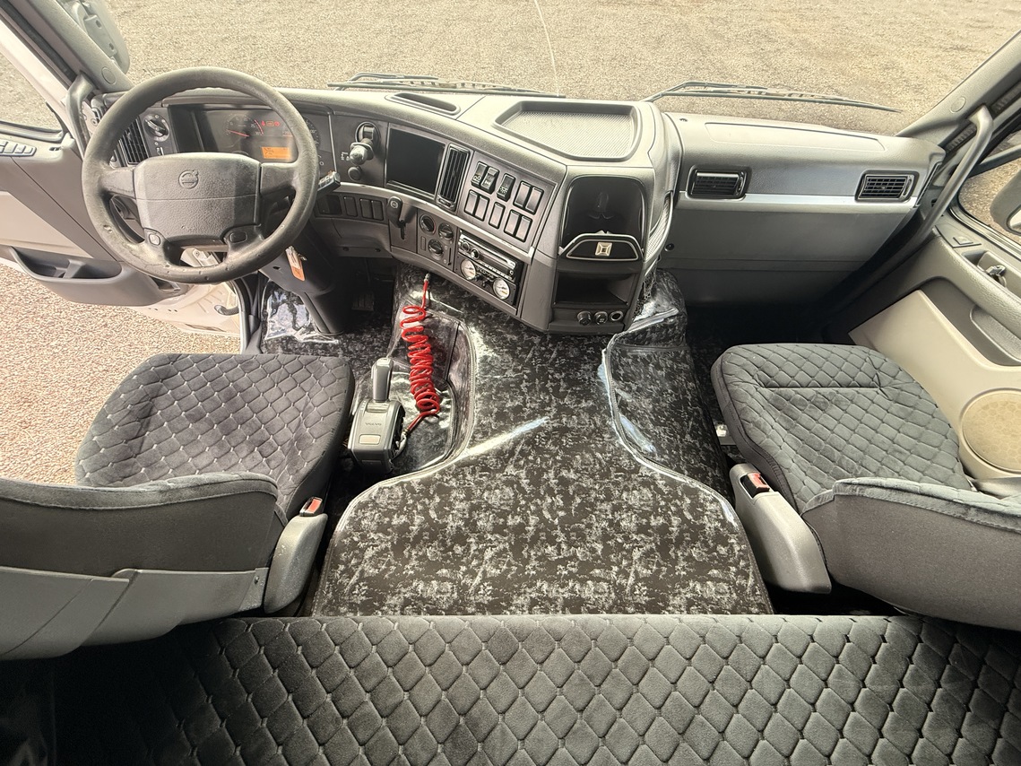 Volvo FM370 - 10/10 11