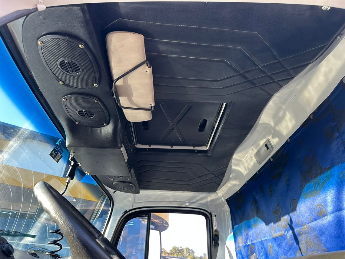 Mercedes Benz MB 1518 - 88/88 14
