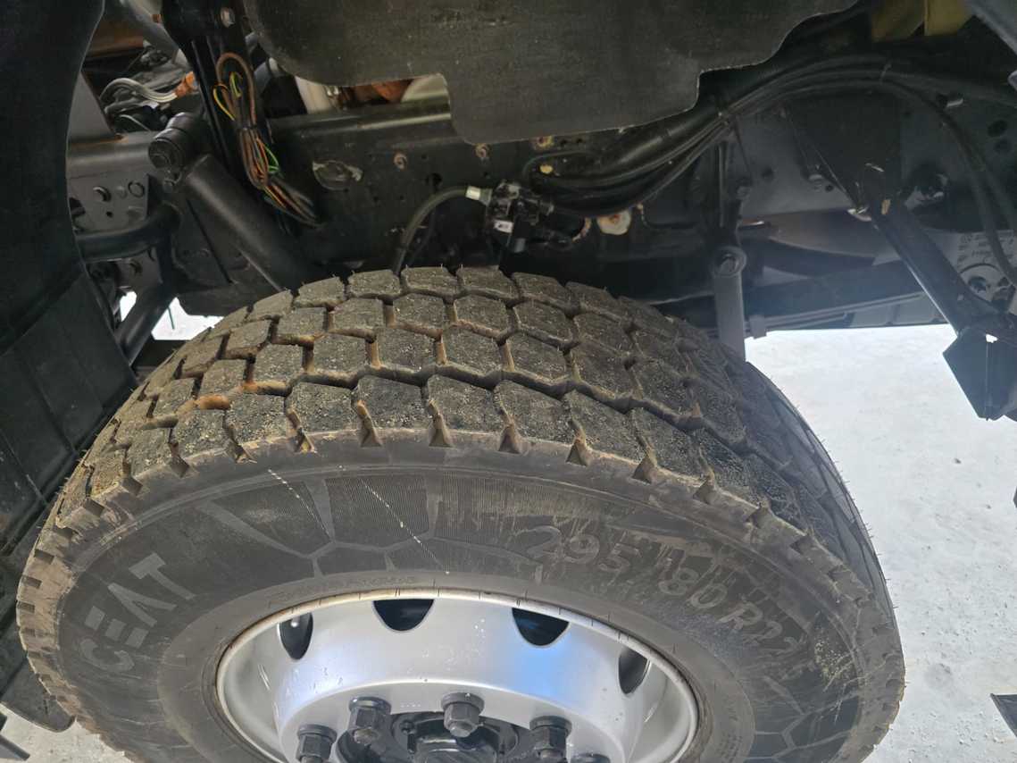 Volkswagen 31-280 E Constel. 6x4 - 21/21 5