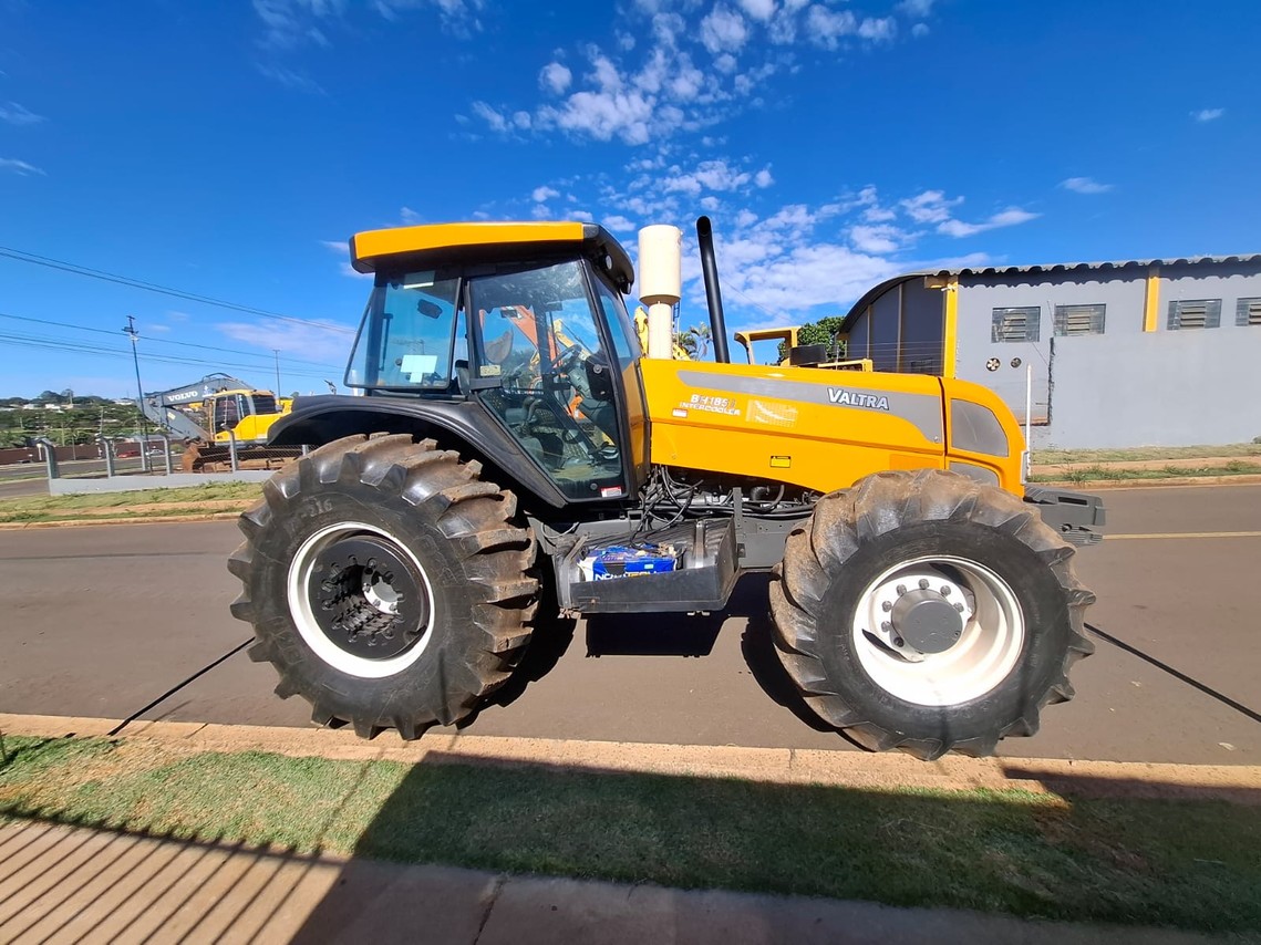 Valtra BH 185 - 10/10 12