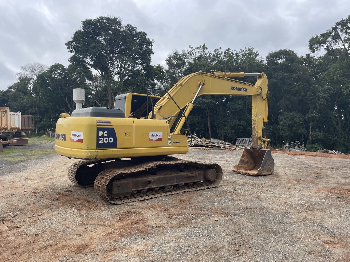 Komatsu PC200 - 10/10 4