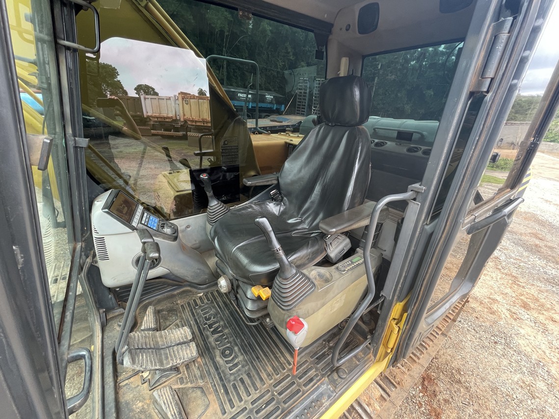 Komatsu PC200 - 10/10 5