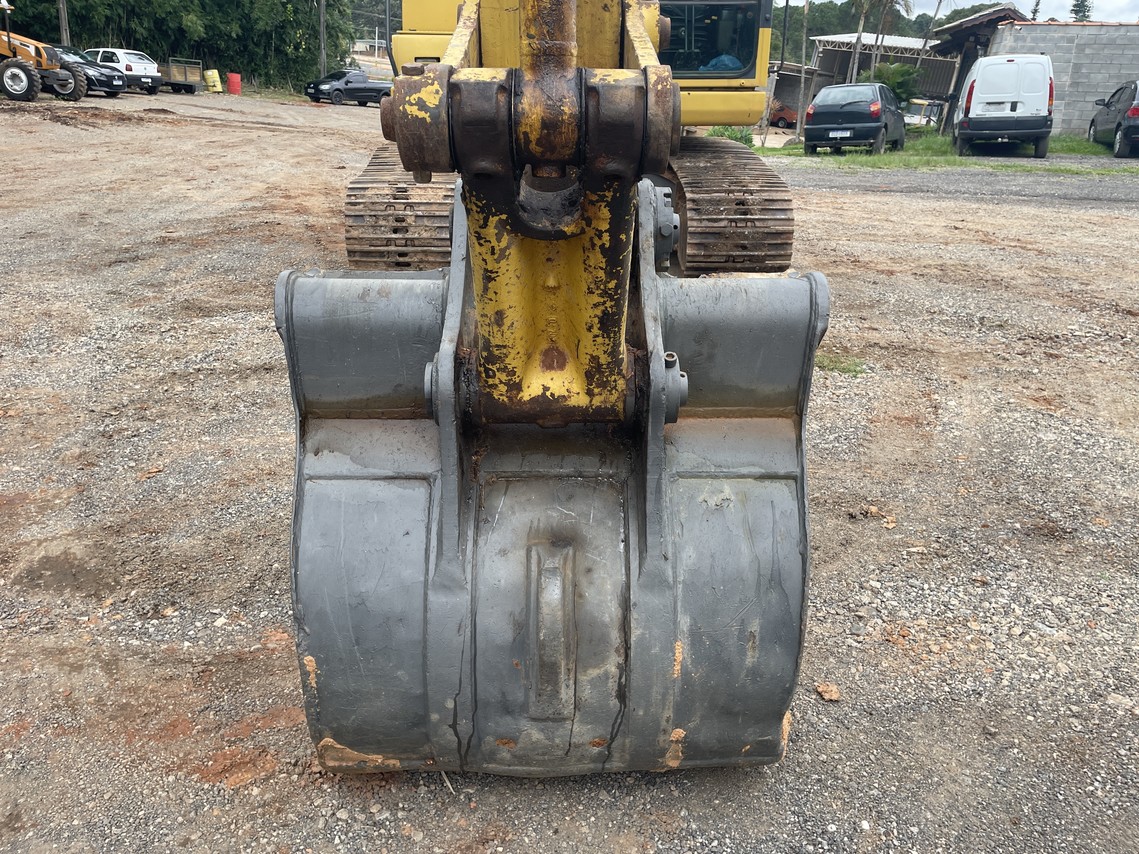 Komatsu PC200 - 10/10 13