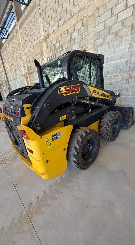 New Holland  L 318 - 24/24 4